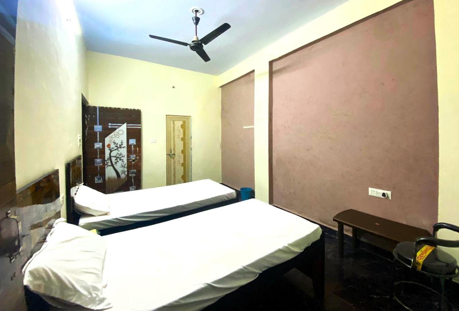 Bssn Guest House Gwalior Buitenkant foto