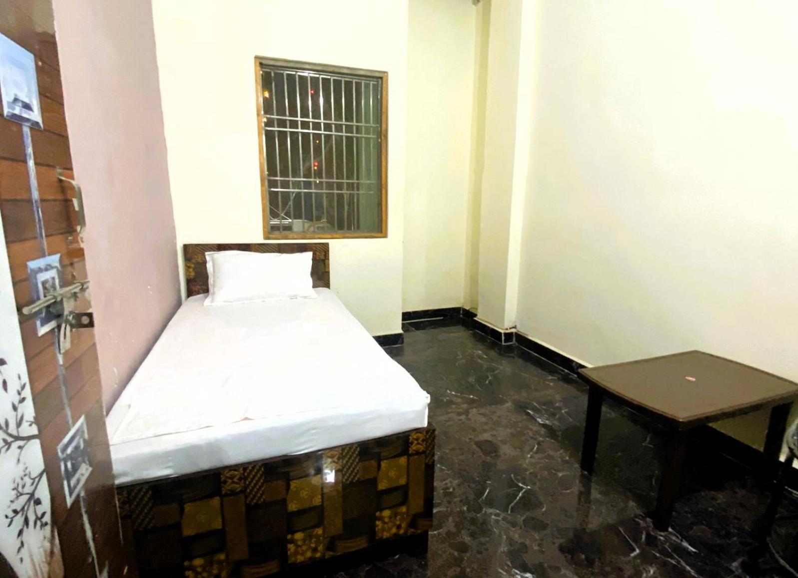 Bssn Guest House Gwalior Buitenkant foto