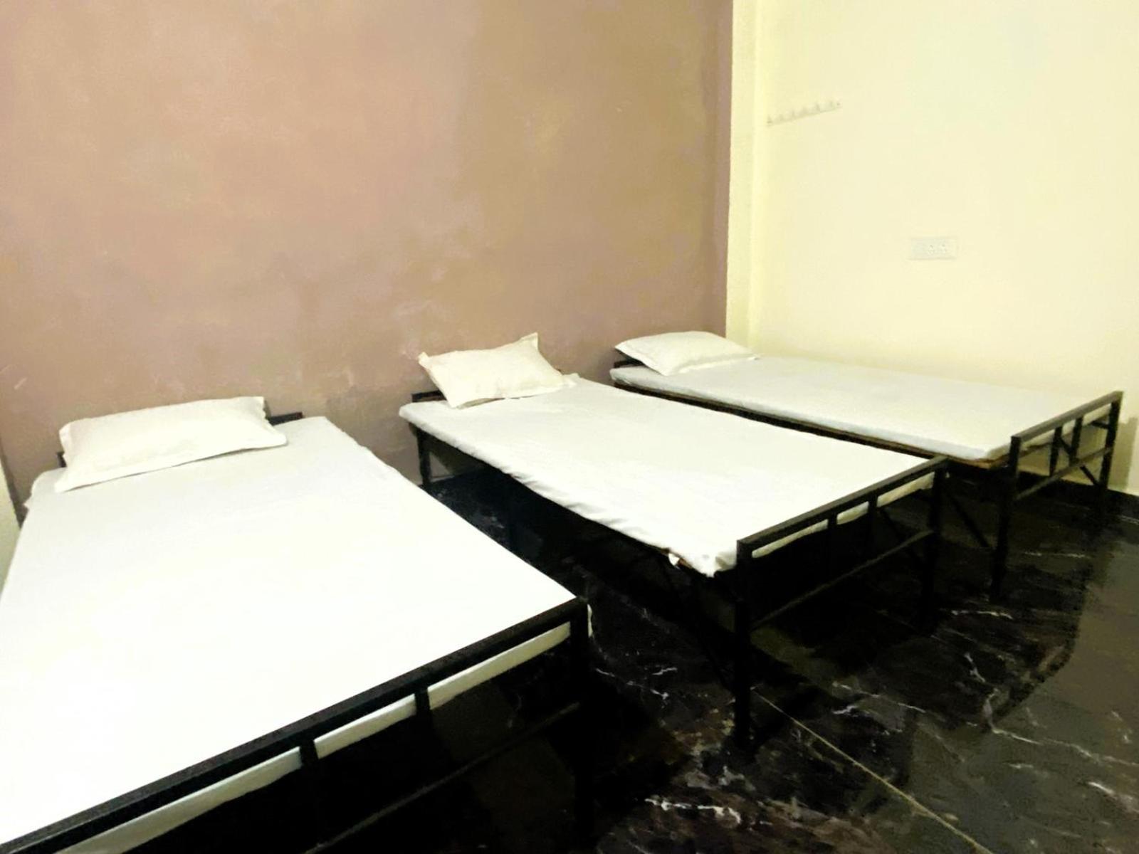 Bssn Guest House Gwalior Buitenkant foto